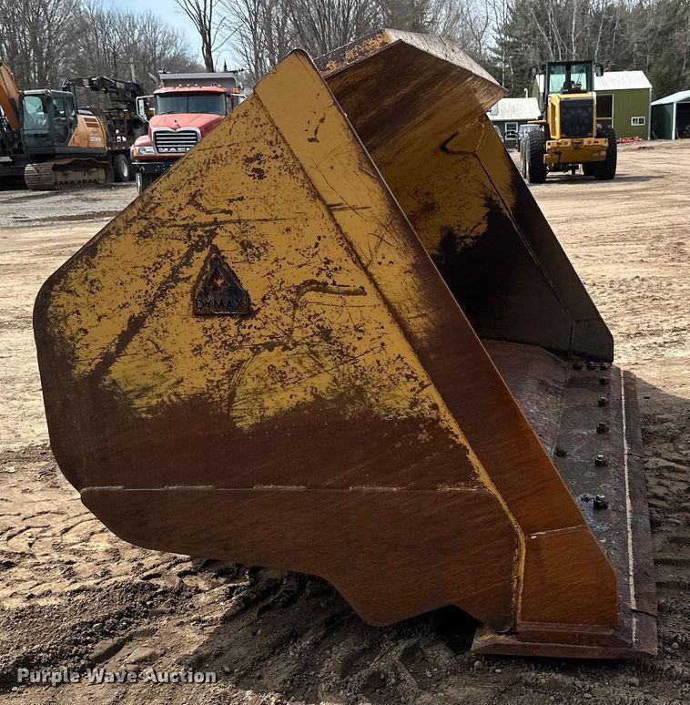 image for item EB2482 Dymax  wheel loader rollout bucket