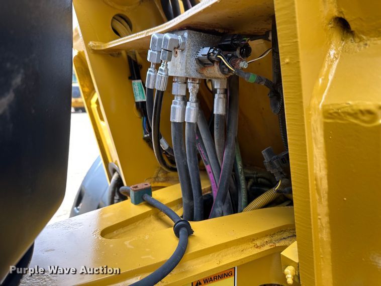 image for item EB2483 2021 Caterpillar 906M wheel loader