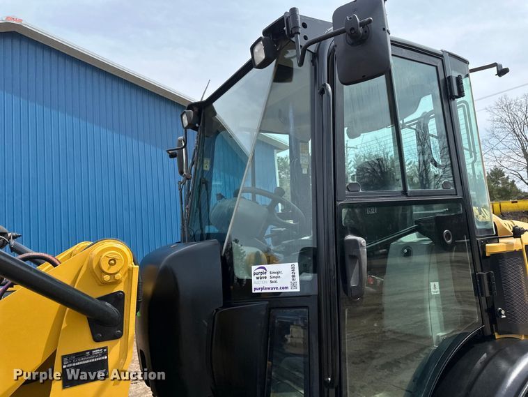 image for item EB2483 2021 Caterpillar 906M wheel loader