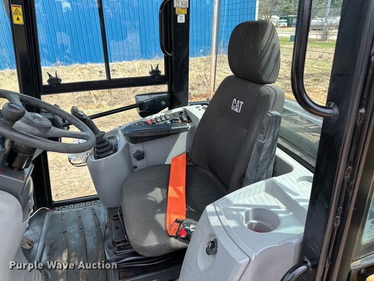 image for item EB2483 2021 Caterpillar 906M wheel loader