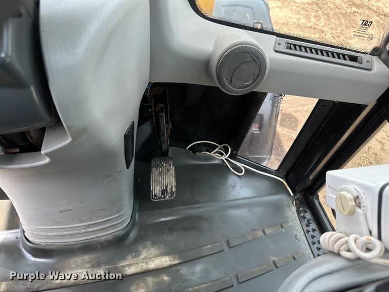 image for item EB2483 2021 Caterpillar 906M wheel loader