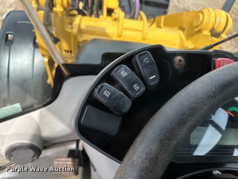 image for item EB2483 2021 Caterpillar 906M wheel loader