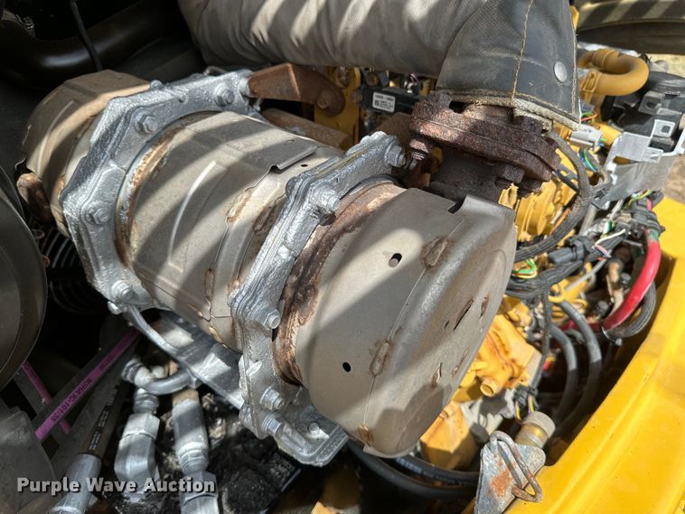 image for item EB2483 2021 Caterpillar 906M wheel loader