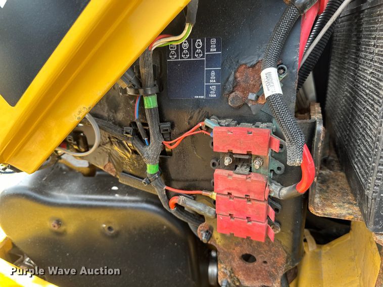 image for item EB2483 2021 Caterpillar 906M wheel loader