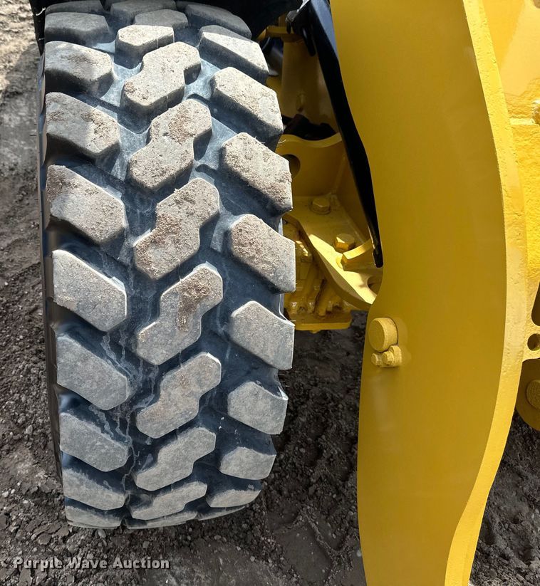 image for item EB2483 2021 Caterpillar 906M wheel loader