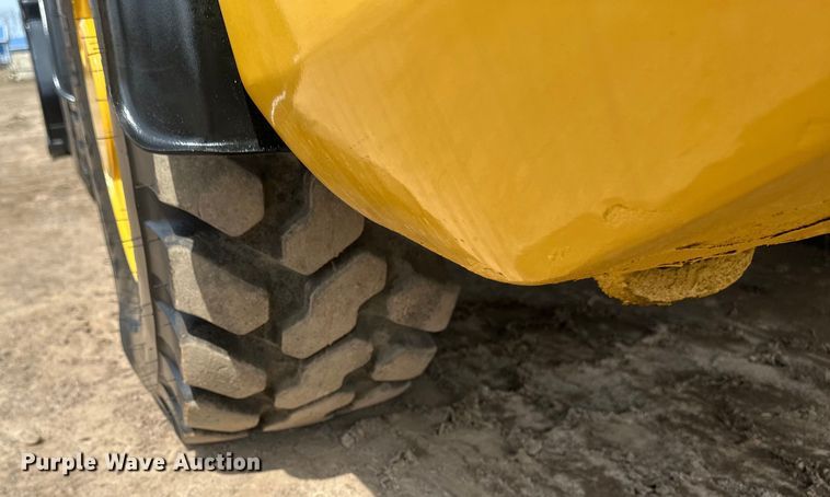 image for item EB2483 2021 Caterpillar 906M wheel loader