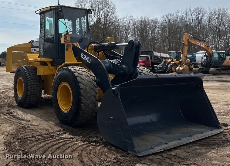 image for item EB2484 2004 John Deere 624J wheel loader