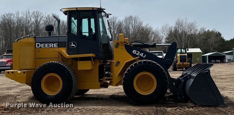 image for item EB2484 2004 John Deere 624J wheel loader