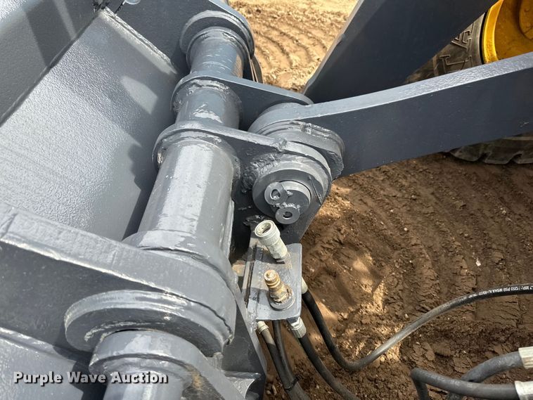 image for item EB2484 2004 John Deere 624J wheel loader