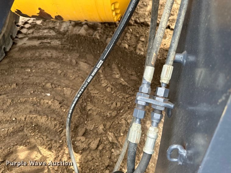 image for item EB2484 2004 John Deere 624J wheel loader