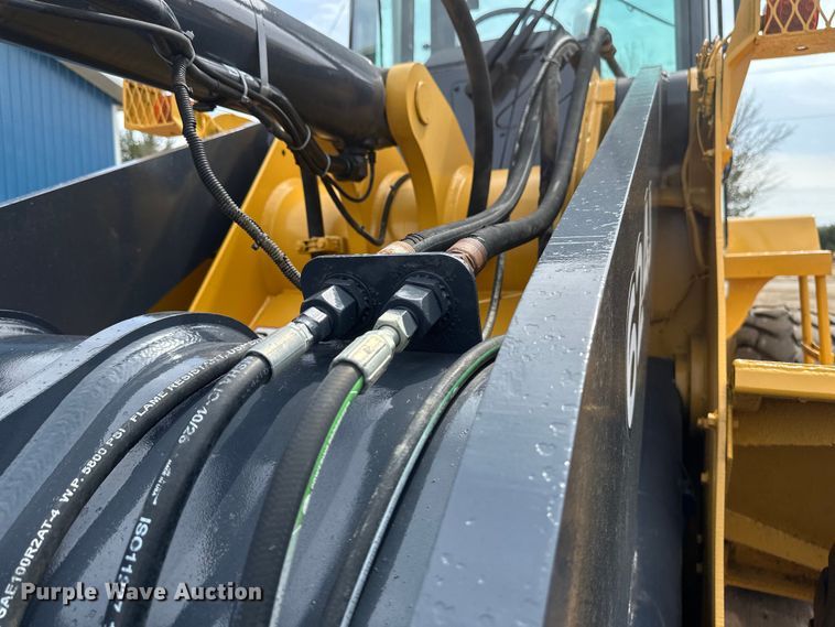 image for item EB2484 2004 John Deere 624J wheel loader