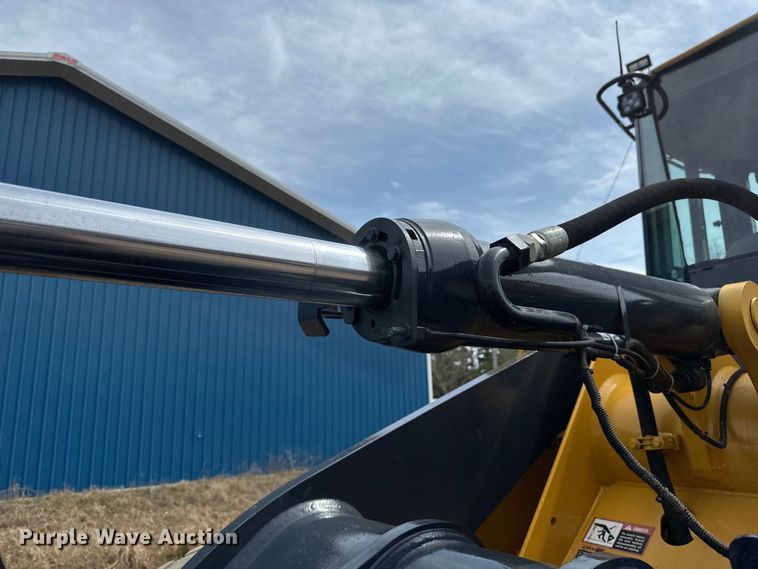 image for item EB2484 2004 John Deere 624J wheel loader