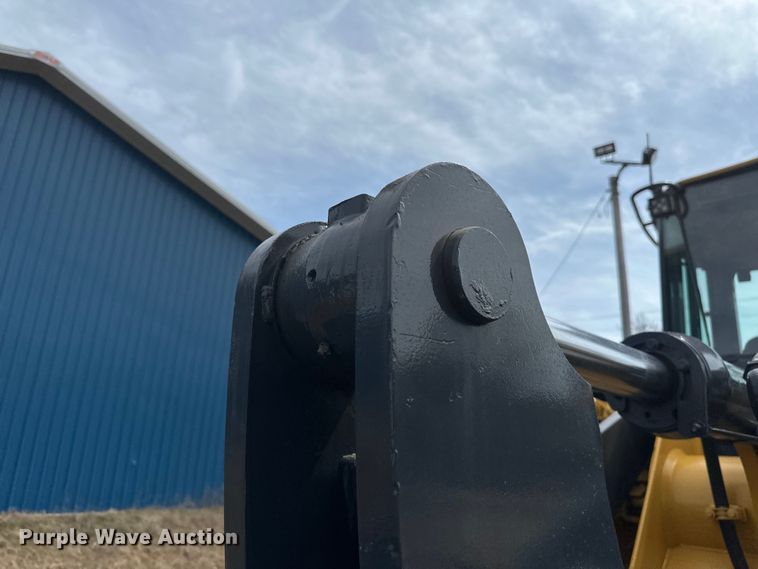 image for item EB2484 2004 John Deere 624J wheel loader