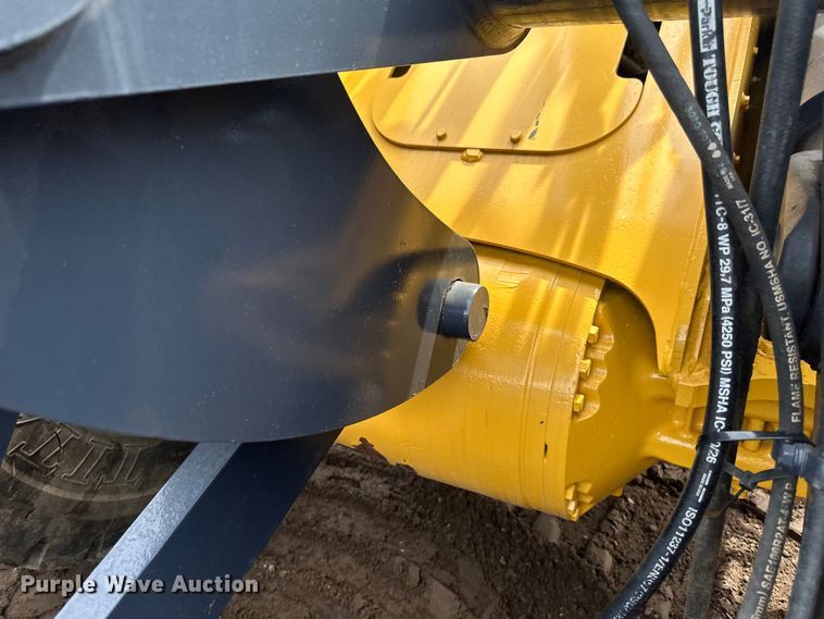 image for item EB2484 2004 John Deere 624J wheel loader