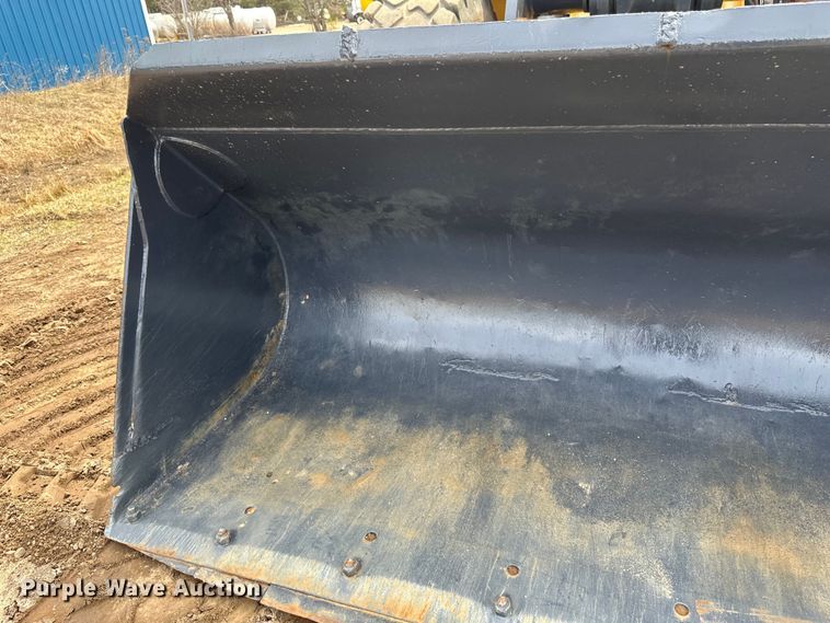 image for item EB2484 2004 John Deere 624J wheel loader