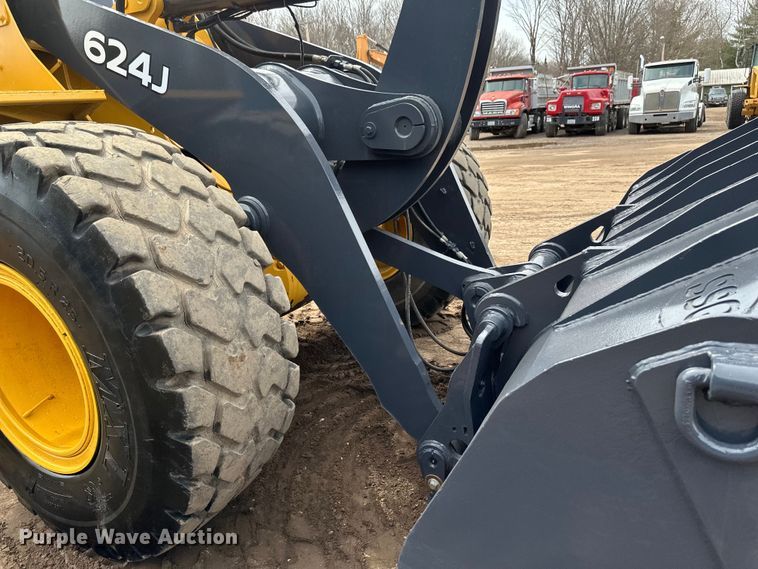 image for item EB2484 2004 John Deere 624J wheel loader