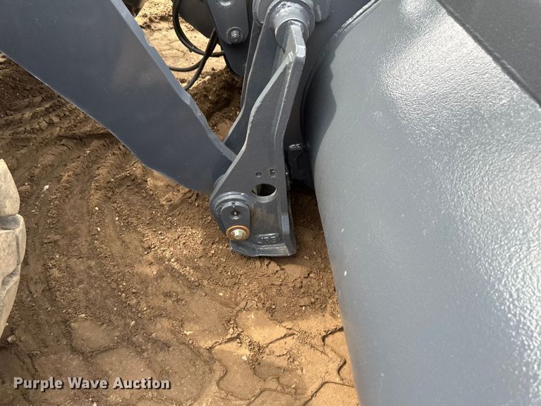 image for item EB2484 2004 John Deere 624J wheel loader