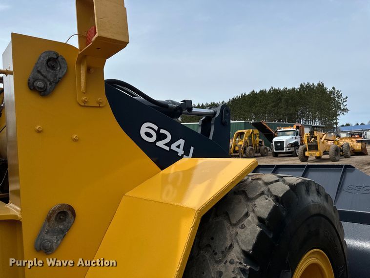 image for item EB2484 2004 John Deere 624J wheel loader