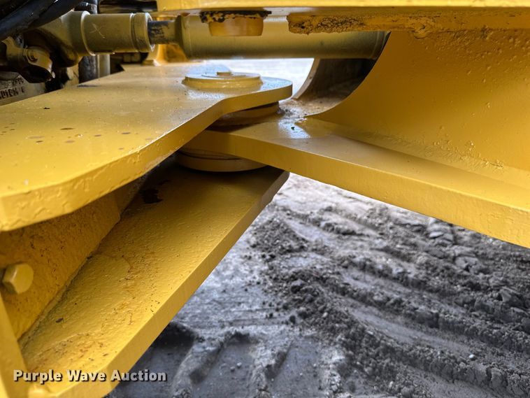 image for item EB2484 2004 John Deere 624J wheel loader