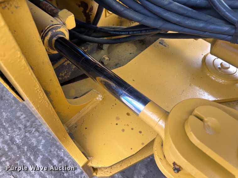 image for item EB2484 2004 John Deere 624J wheel loader