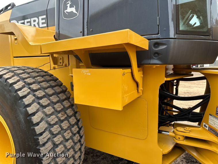 image for item EB2484 2004 John Deere 624J wheel loader