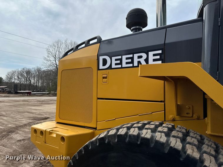 image for item EB2484 2004 John Deere 624J wheel loader