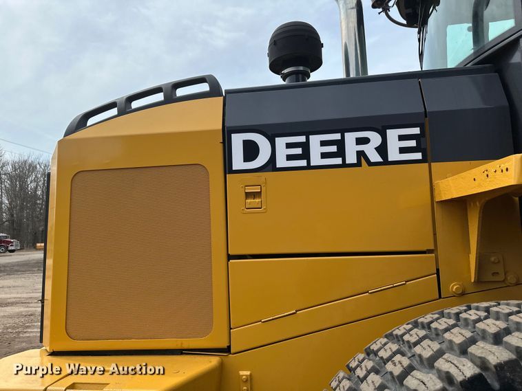 image for item EB2484 2004 John Deere 624J wheel loader