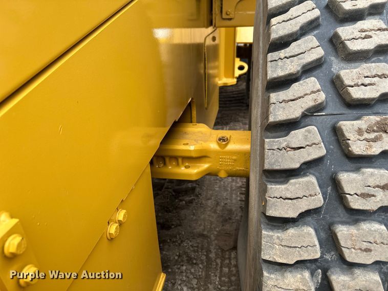 image for item EB2484 2004 John Deere 624J wheel loader