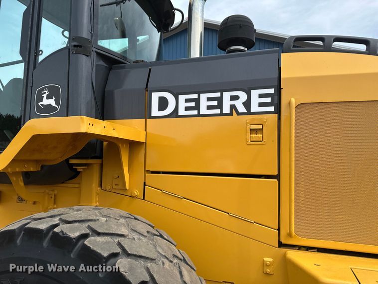 image for item EB2484 2004 John Deere 624J wheel loader