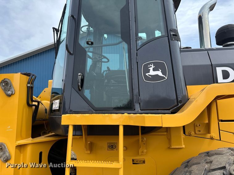 image for item EB2484 2004 John Deere 624J wheel loader