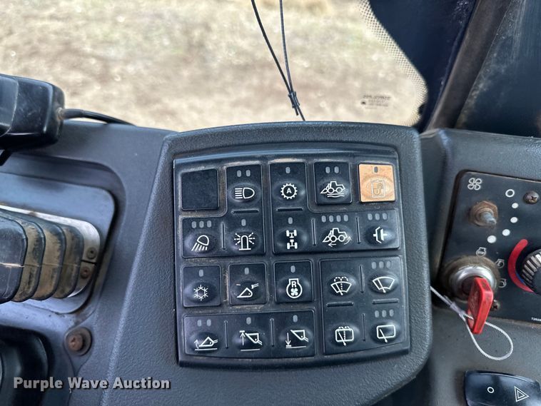 image for item EB2484 2004 John Deere 624J wheel loader