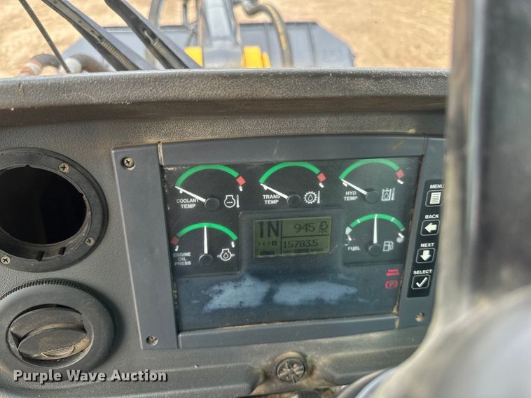 image for item EB2484 2004 John Deere 624J wheel loader