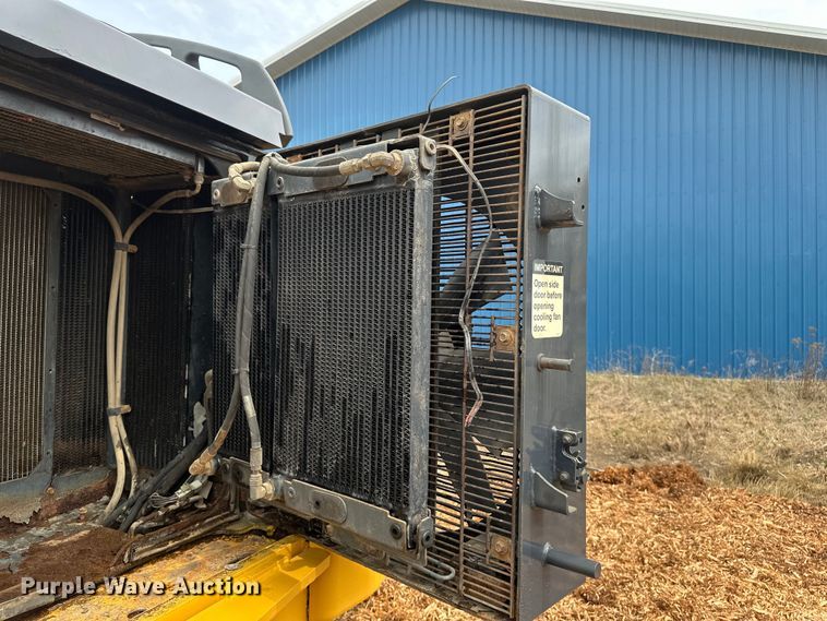 image for item EB2484 2004 John Deere 624J wheel loader