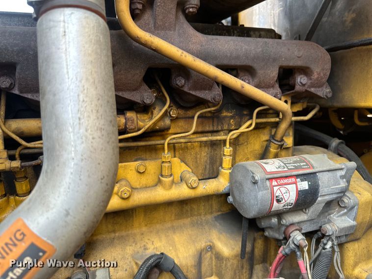 image for item EB2484 2004 John Deere 624J wheel loader