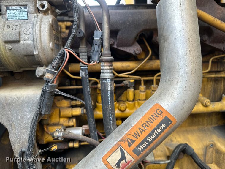 image for item EB2484 2004 John Deere 624J wheel loader