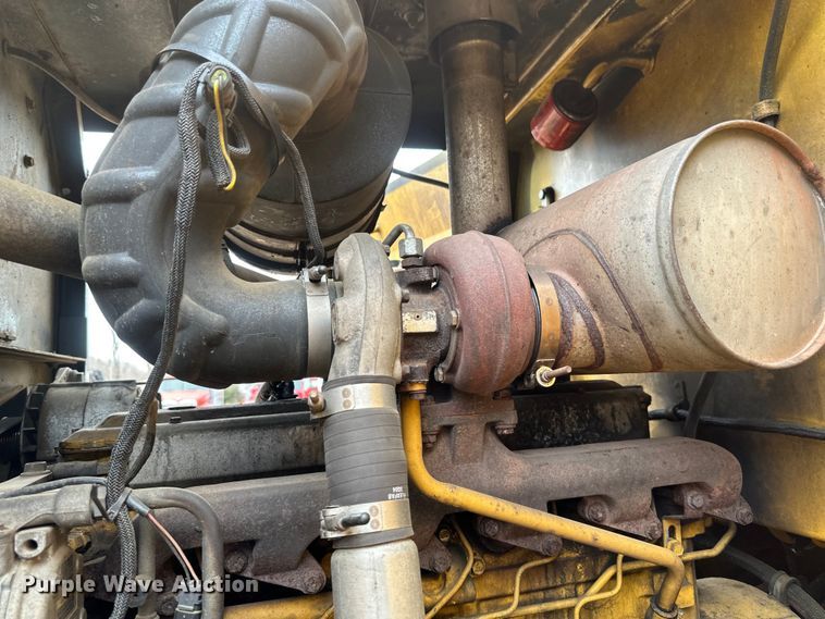 image for item EB2484 2004 John Deere 624J wheel loader