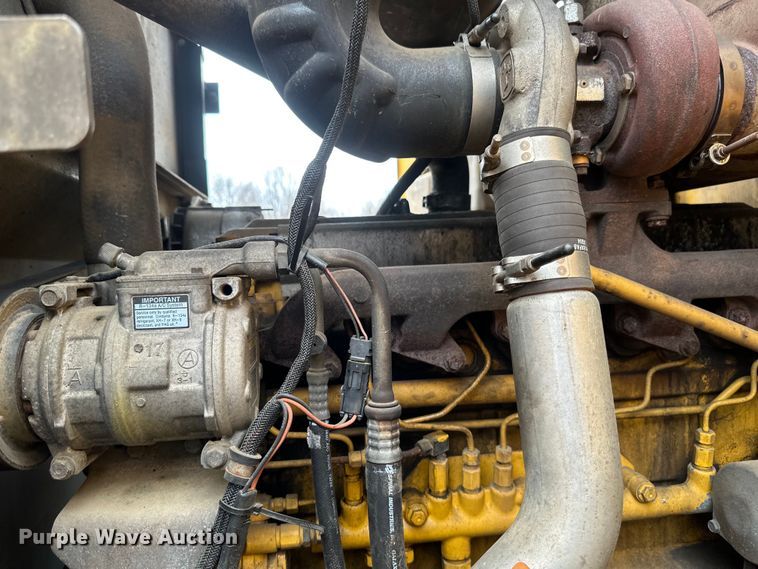 image for item EB2484 2004 John Deere 624J wheel loader