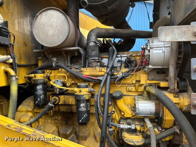 image for item EB2484 2004 John Deere 624J wheel loader