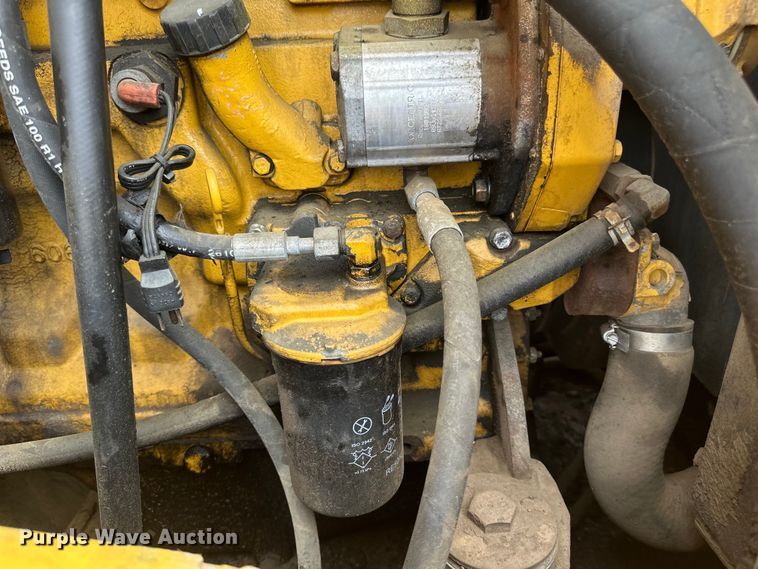 image for item EB2484 2004 John Deere 624J wheel loader