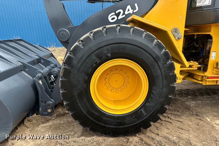 image for item EB2484 2004 John Deere 624J wheel loader