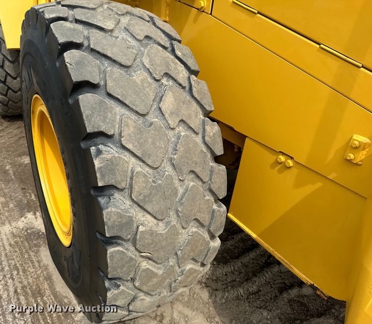 image for item EB2484 2004 John Deere 624J wheel loader