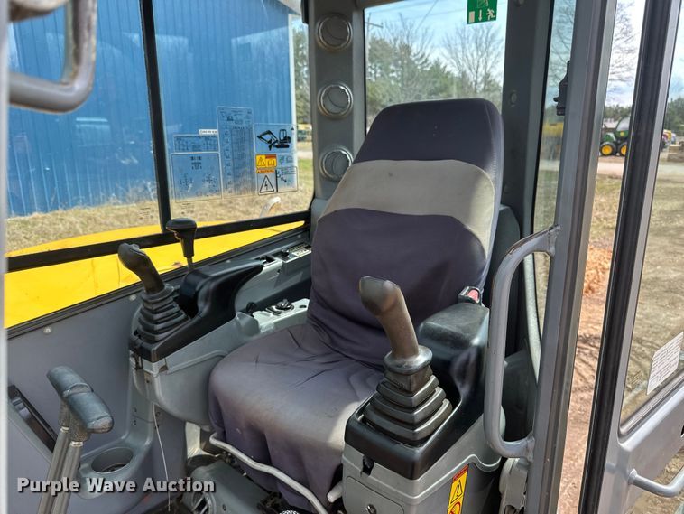 image for item EB2485 2008 Volvo  ECR88 mini excavator