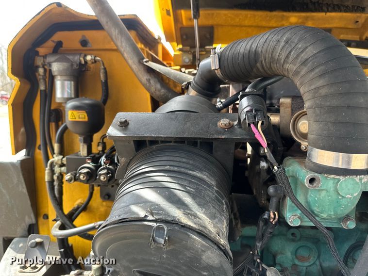 image for item EB2485 2008 Volvo  ECR88 mini excavator