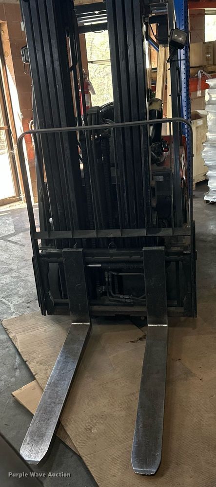 image for item EB2493 Toyota 7FBEU20 forklift