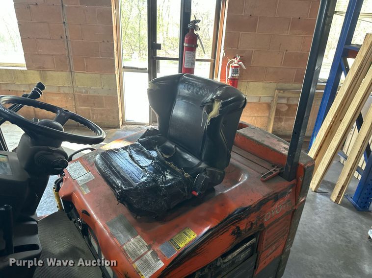 image for item EB2493 Toyota 7FBEU20 forklift