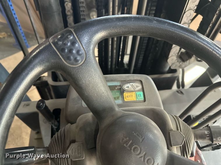 image for item EB2493 Toyota 7FBEU20 forklift