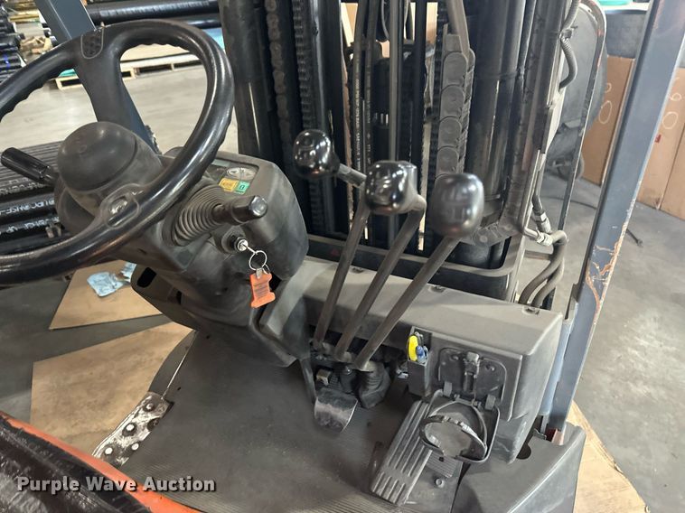 image for item EB2493 Toyota 7FBEU20 forklift