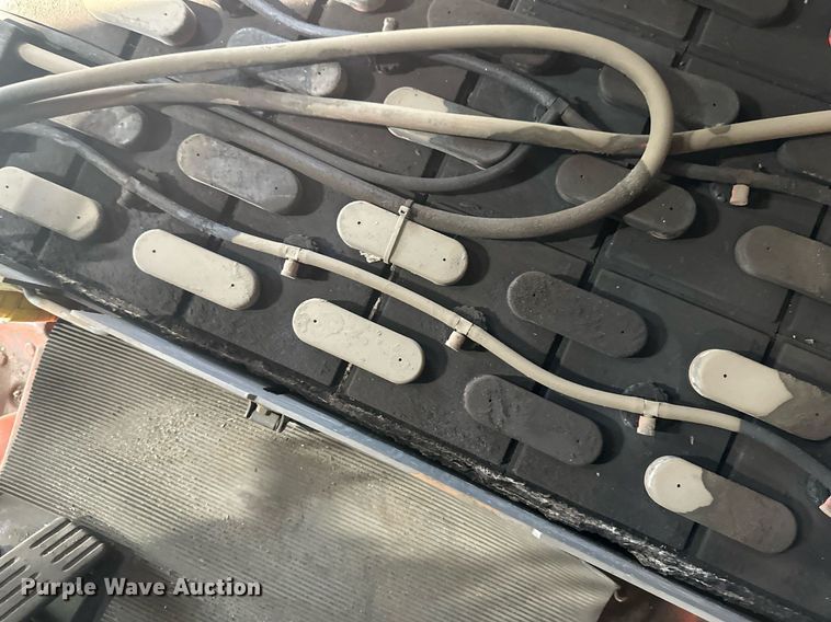 image for item EB2493 Toyota 7FBEU20 forklift