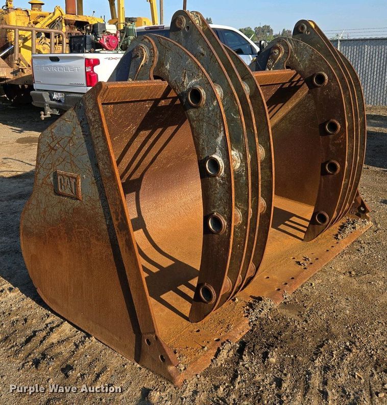 image for item EC0937 Caterpillar wheel loader grapple bucket