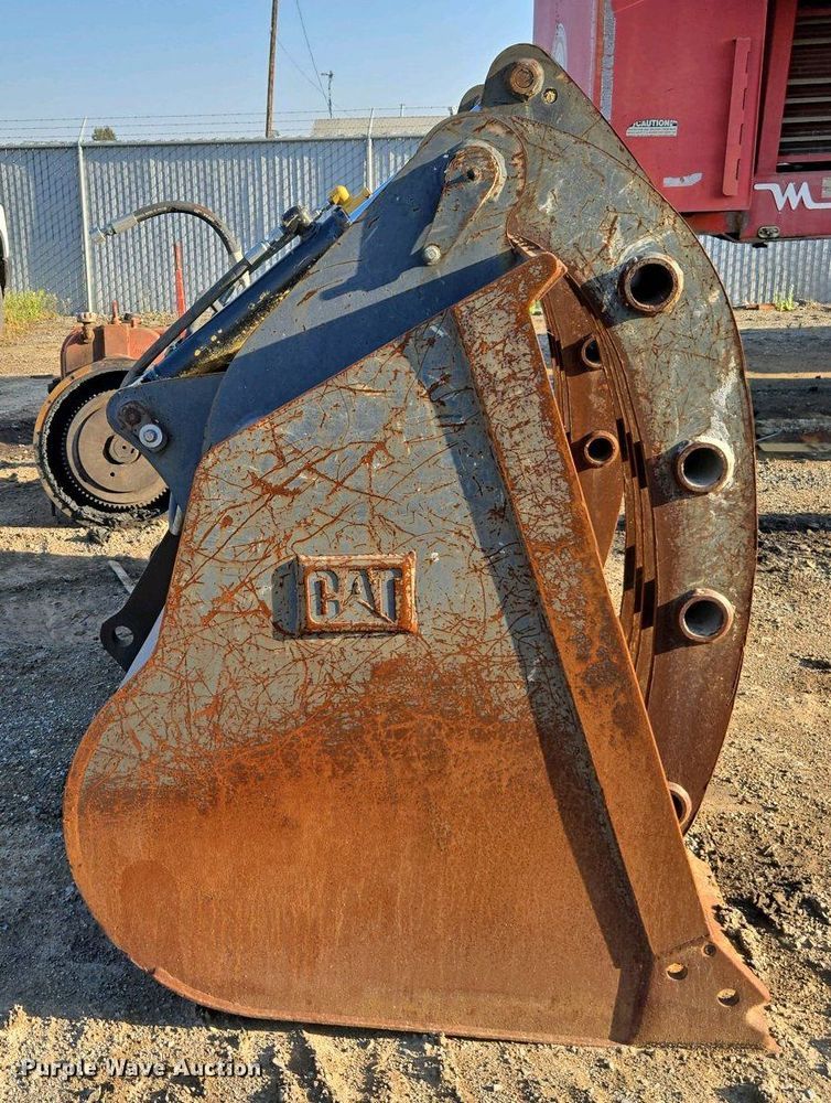 image for item EC0937 Caterpillar wheel loader grapple bucket